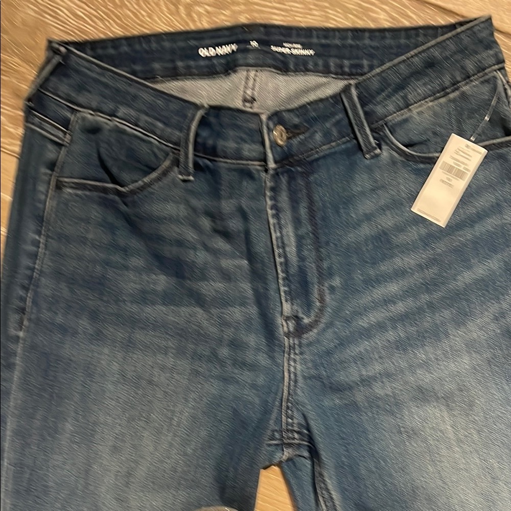 Old Navy High Rise Super Skinny Jeans with Tapered Leg (B) - Picture 3 of 5